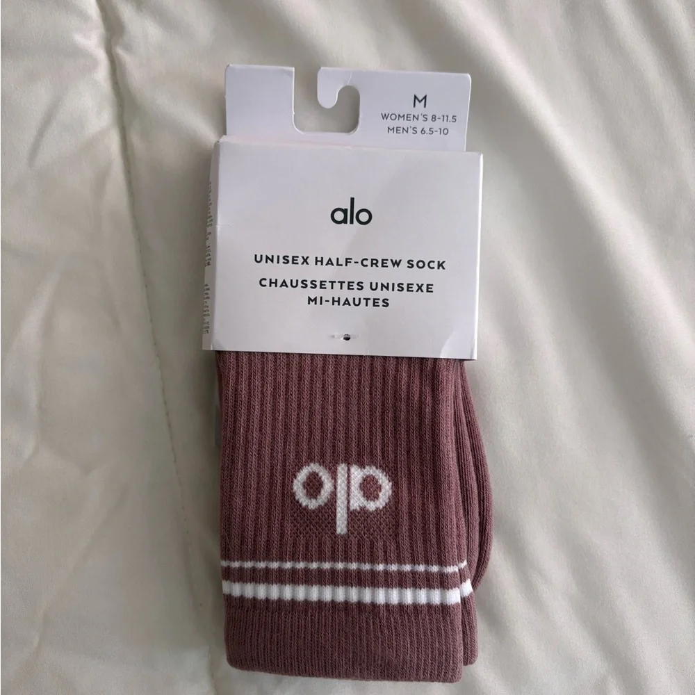 NWTs Alo Uni-Sex Crew Socks in Smoky Quartz Size M - Picture 2 of 4
